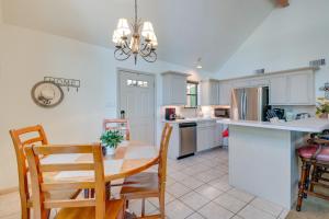 Cape Royale Home w Deck - Walk to Lake Livingston
