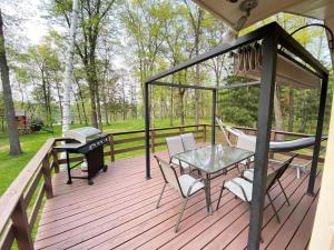 Large Home with lake views and space to entertain friends