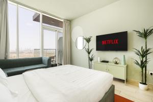 Cosy Studio Apartment in Bloom Towers, Jumeirah Village Circle