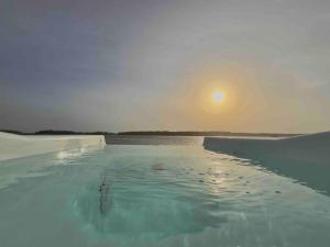 San Adaleida Lake House with Private Hot Tub Outdoor Shower Kayaks