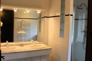 Maisons de vacances La Cour Saint Richer : photos des chambres