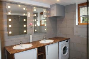 Maisons de vacances La Cour Saint Richer : photos des chambres