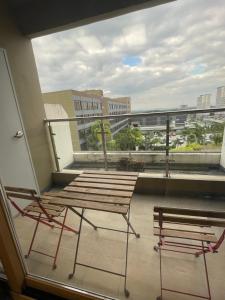 DHeights Monterrace Clark Studio with Kitchen Overlooking Balcony