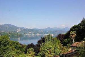 Giglio vista lago dOrta con vasca idro