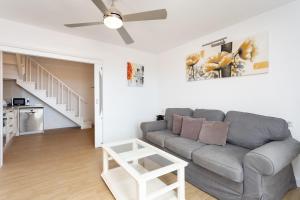 Exclusive Penthouse Playa Las Vistas 5 close to sea and beach, aircondition for a fee, wifi, terrace, heated pool