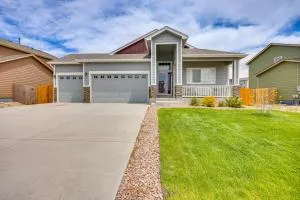 Stunning Peyton Retreat with Game Room, Private Yard - Shirley