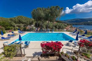 Il Porto Bilocale 11 con piscina - Goelba