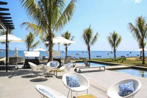 Latitude Luxury Seafront Suite