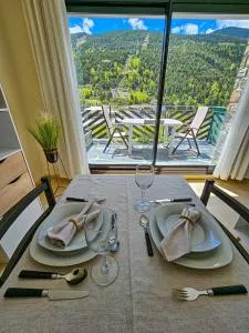 Genciana, views to the mountains HUT 5248 - 兰索尔