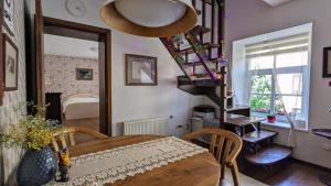 Spacious 60 sqm Old Town Apartment with Free Parking