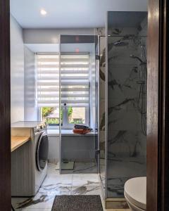 Spacious Old Town Apartment Free Parking