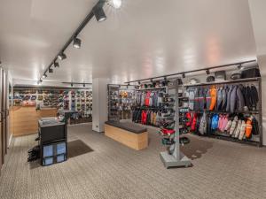 Nouvel appartement à Courchevel - Ski-inSki-out avec Parking - FR-1-564-100