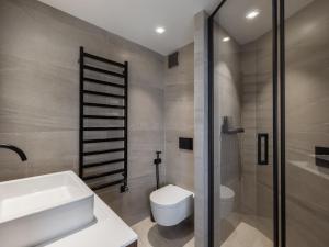 Appartement Neuf à Courchevel 1850 avec Accès Direct aux Pistes - FR-1-564-110