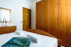 Grazias Aeolian View House