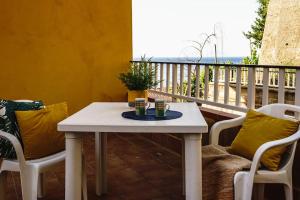 Grazias Aeolian View House