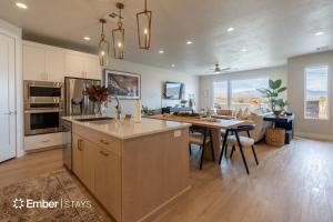 Laguna at Desert Color (by Ember Stays)