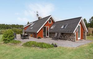 4 Bedroom Amazing Home In Glesborg