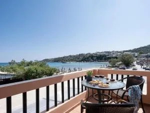 Elena Seafront Luxury Apartments - Áyios Andhréas