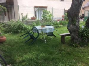 studio ensoleillé avec jardin pour 2 à Monêtier