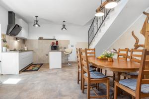 Indigenous House Komez