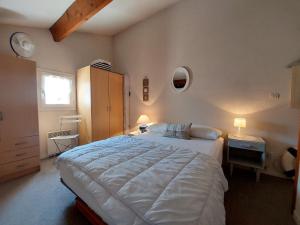 Appartements Charmante Maisonnette avec Piscine a Proximite du Lac et des Plages de Saint-Palais-sur-Mer - FR-1-550-80 : photos des chambres