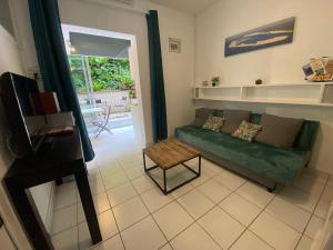 Studio cosy avec terrasse, proche Parc Mauresque et plage - FR-1-374-225