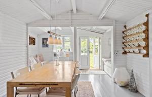 Lovely Home In Vejby With Kitchen