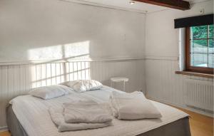 4 Bedroom Beautiful Home In Gärsnäs