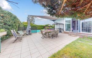 Cozy Home In Angresse