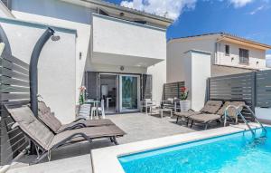 2 Bedroom Amazing Home In Liznjan