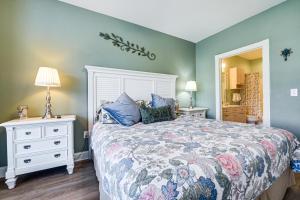 1st-Floor Condo in Myrtle Beach about 2 Mi to Ocean!