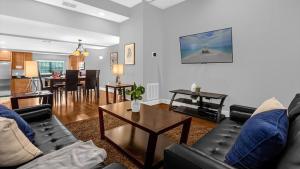 Sunny Stay in FL - 4-Bedroom Townhome by Disney!