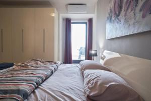 King Bed Balluta Bay En Suite&Private Balcony
