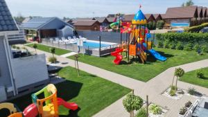 Domki z basenem MORZA SZUM