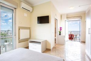 Superior Room with Frontal Sea View room in Hotel Lungomare