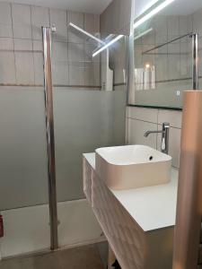 Appartements Grand appartement T4, vue unique lac, terrasse et spa : photos des chambres