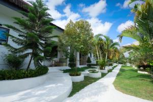 Nirvana Hotel Resort Tetebatu