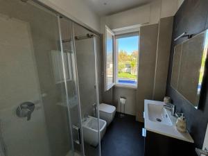Appartamento con 2 Camere da Letto, Balcone e Vista mare