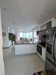 Beachfront Luxurious Apartment, Palmetto Beach