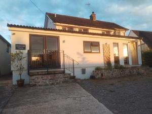 Spacious and sunny accommodation with Underfloor heating throughout