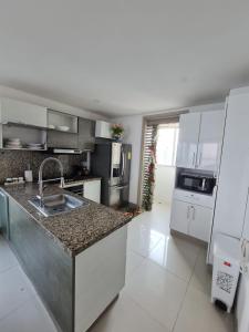 Beachfront Luxurious Apartment, Palmetto Beach