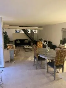 Maison de campagne rénovée totalement - Nargis