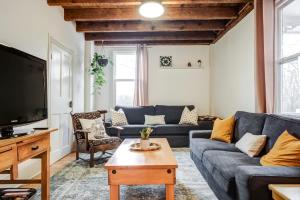 The Marigold PEC Family Farmhouse country escape