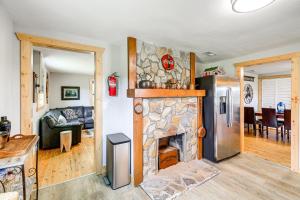 Deck and Scenic View Historic Cabin in Piney Creek!