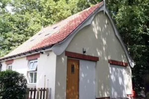 The Tree House - 埃格顿