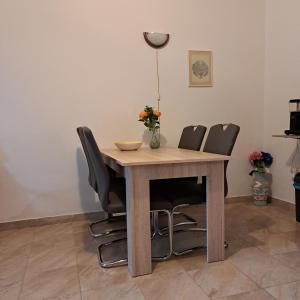 Appartement Lois met Airco Wifi en Zwembad