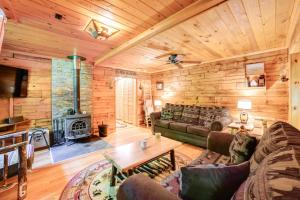 ‘Cardinal Pines’ Cabin on 8 Acres - Dog Friendly!