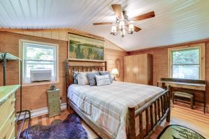 ‘Cardinal Pines’ Cabin on 8 Acres - Dog Friendly!