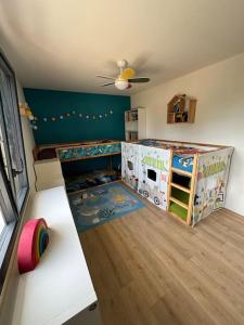 Villas Villa moderne avec piscine : photos des chambres