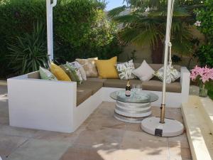 Charming fully fitted double storey Cottage near Constantia Village